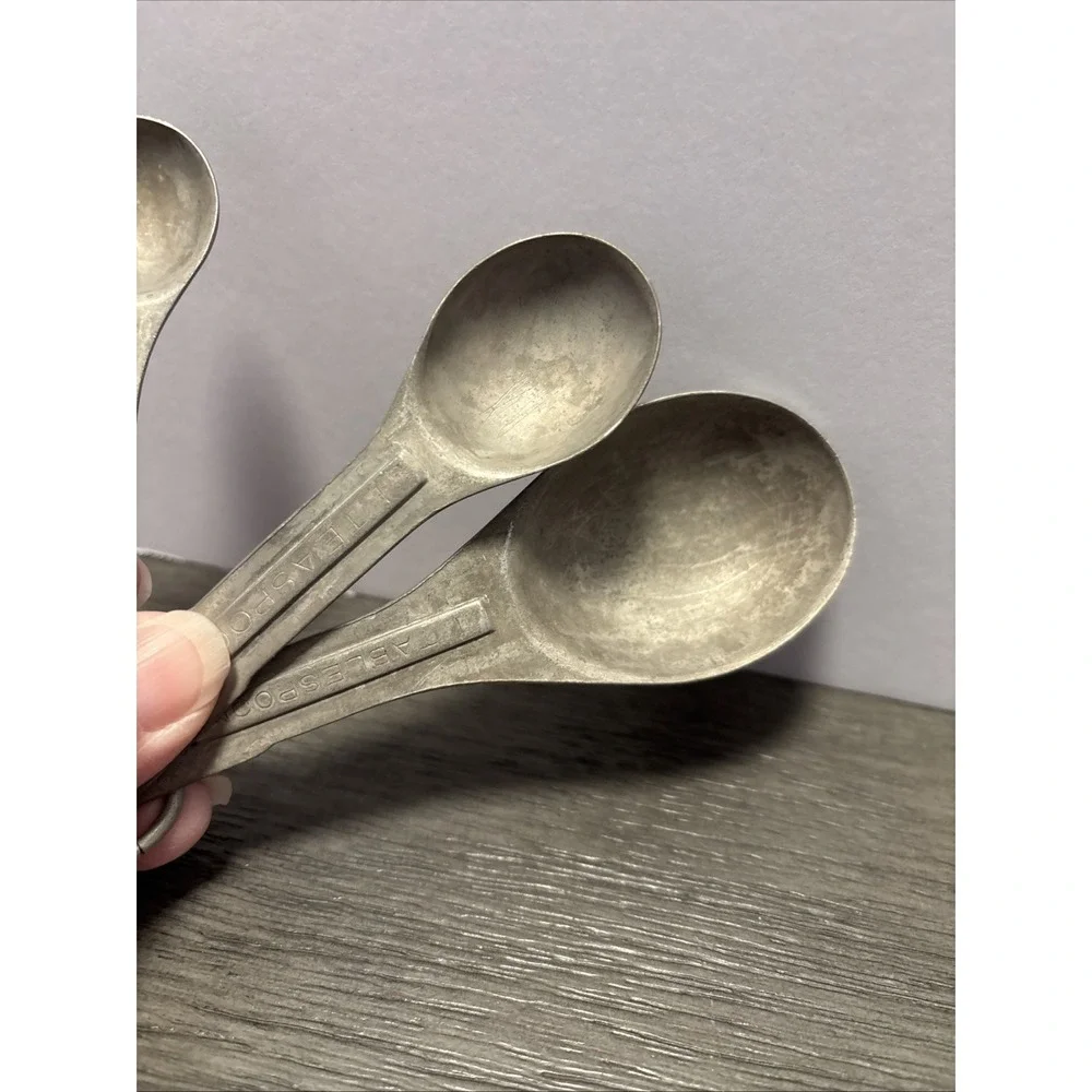 Set of 4 VTG‎ US Standard Measuring Spoons Aluminum Nesting Retro 1950's 5
